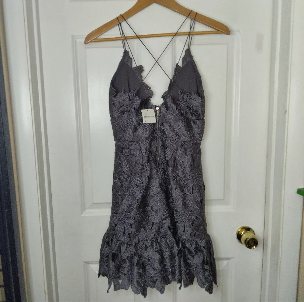 SAYLOR Alayna Lace Dress in Shark Size XS - Picture 8 of 16